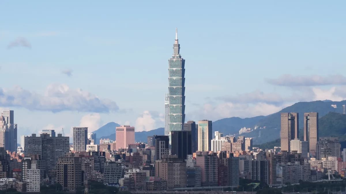 Taipei 101 entre os edifícios de Taiwan